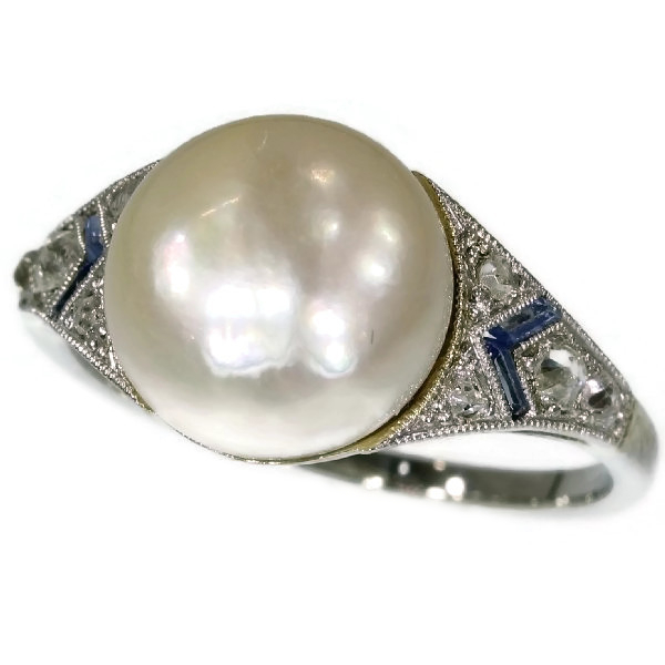 Art Deco ring with diamonds sapphires and big pearl